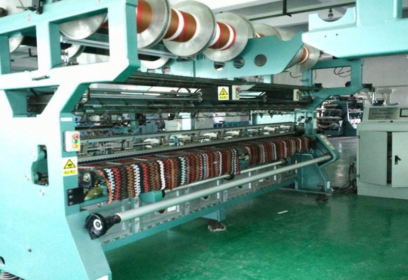 Máquina de tejer de puntos por urdimbre Tricot HCKE, Máquina textil